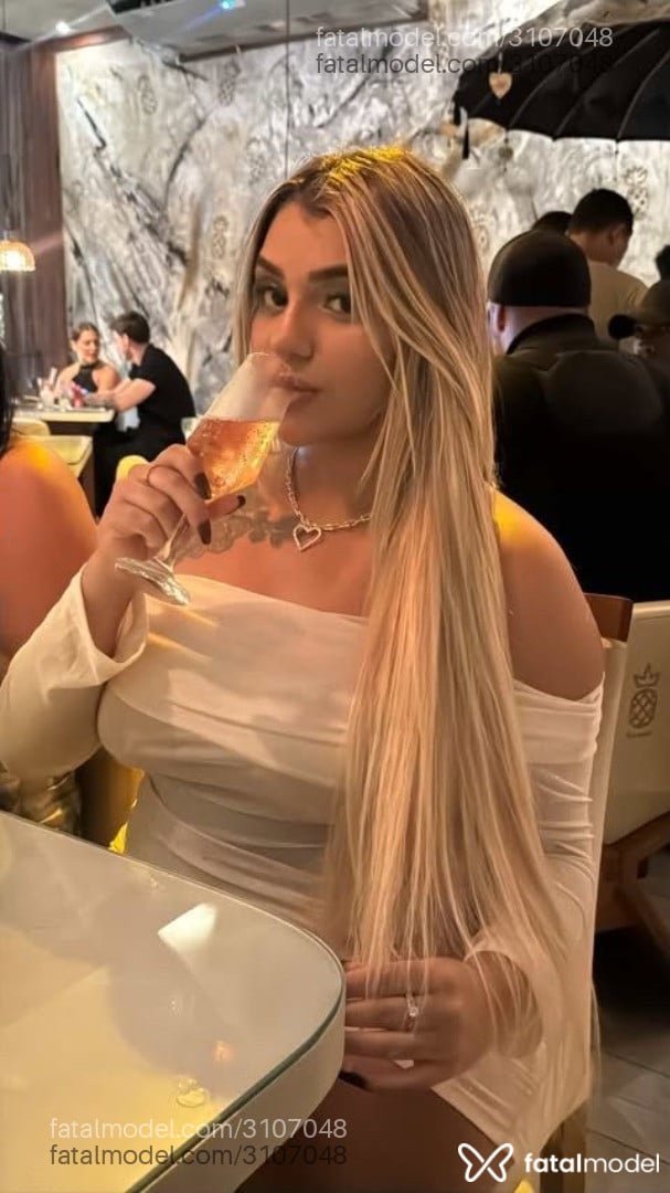 Acompanhante mulher loira (o) de olhos mel em Ipatinga - Ana Clara
