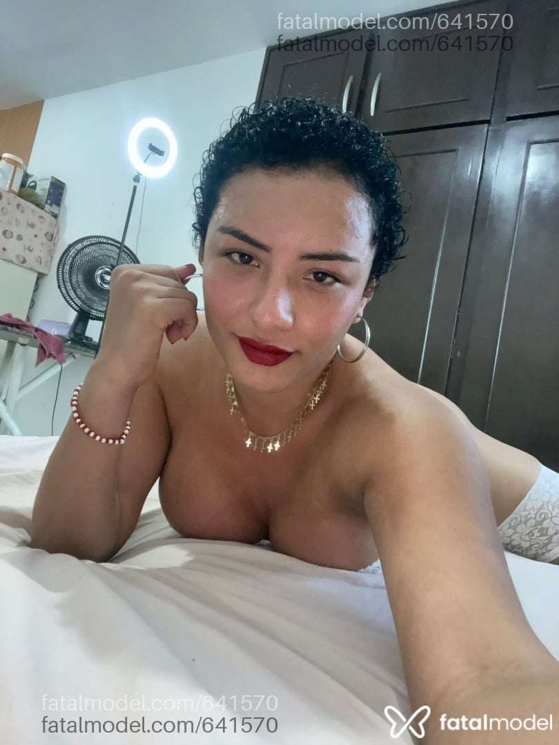 Acompanhante travesti morena (o) de olhos pretos - Alanaindia Acompanhante travesti morena (o) de olhos pretos - Alanaindia