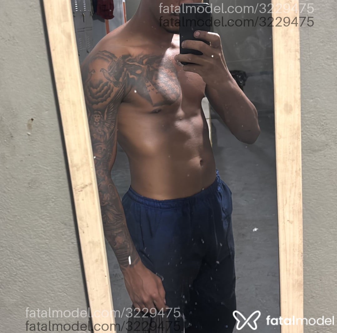Acompanhante homem com cabelo castanho de olhos castanhos em Rio de Janeiro - índio