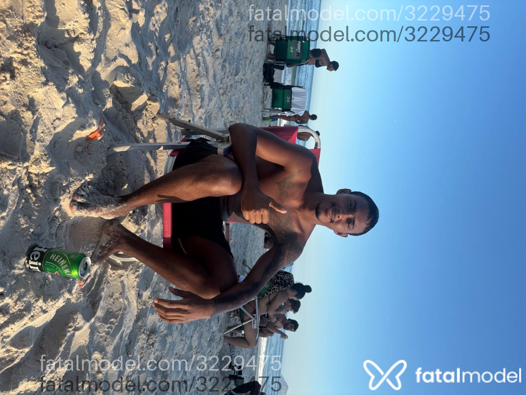 Acompanhante homem com cabelo castanho de olhos castanhos em Rio de Janeiro - índio