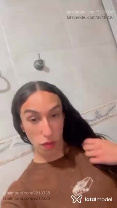 Acompanhante mulher trans com cabelo castanho de olhos castanhos em Porto Alegre - Evelynn Freitas