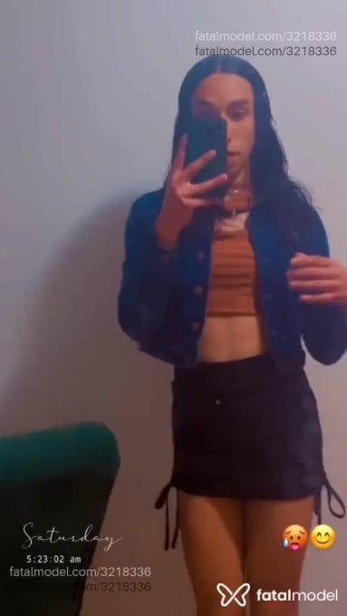 Acompanhante mulher trans com cabelo castanho de olhos castanhos em Porto Alegre - Evelynn Freitas