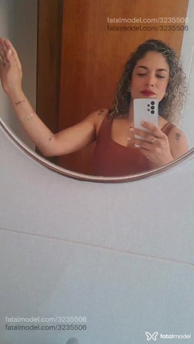 Acompanhante mulher loira (o) de olhos castanhos em Uberlândia - Kati Bsb