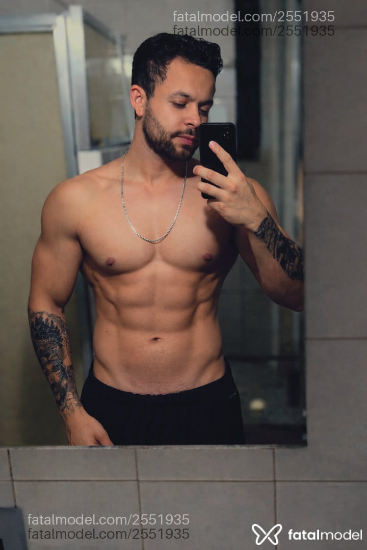 Acompanhante homem com cabelo castanho de olhos castanhos em Belo Horizonte - Ygors