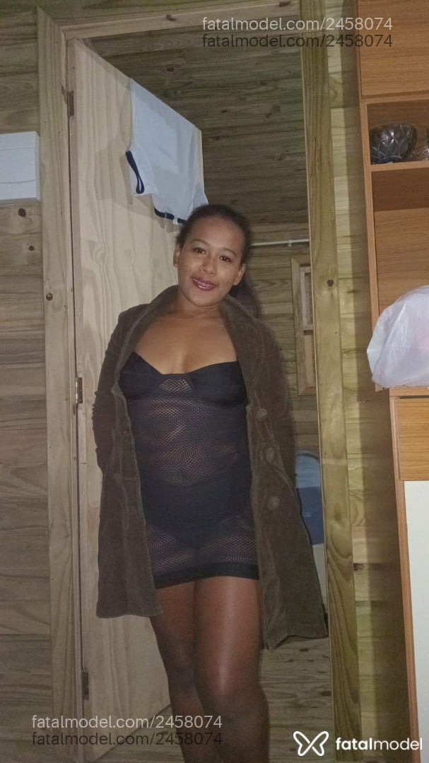 Acompanhante mulher morena (o) de olhos pretos em Sombrio - Julia Moraes