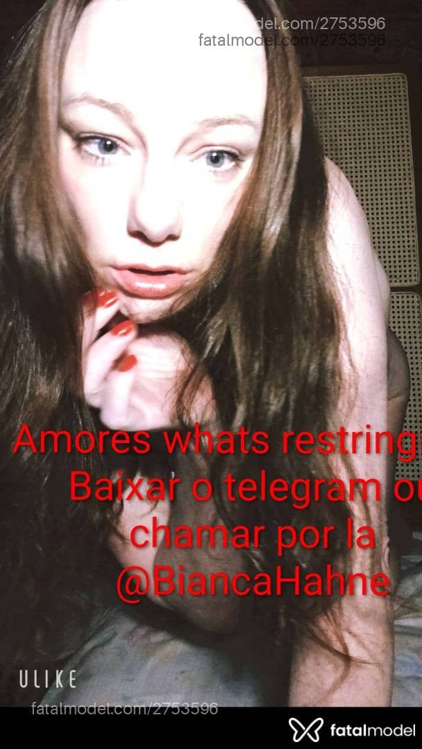 Acompanhante mulher loira (o) de olhos azuis - Julie Squalor