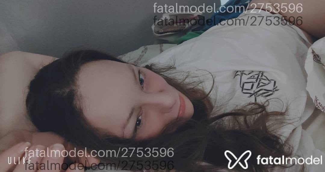 Acompanhante mulher loira (o) de olhos azuis em Virtual - Julie Squalor