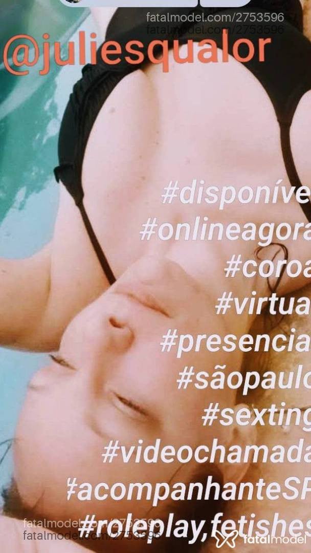 Acompanhante mulher loira (o) de olhos azuis - Julie Squalor