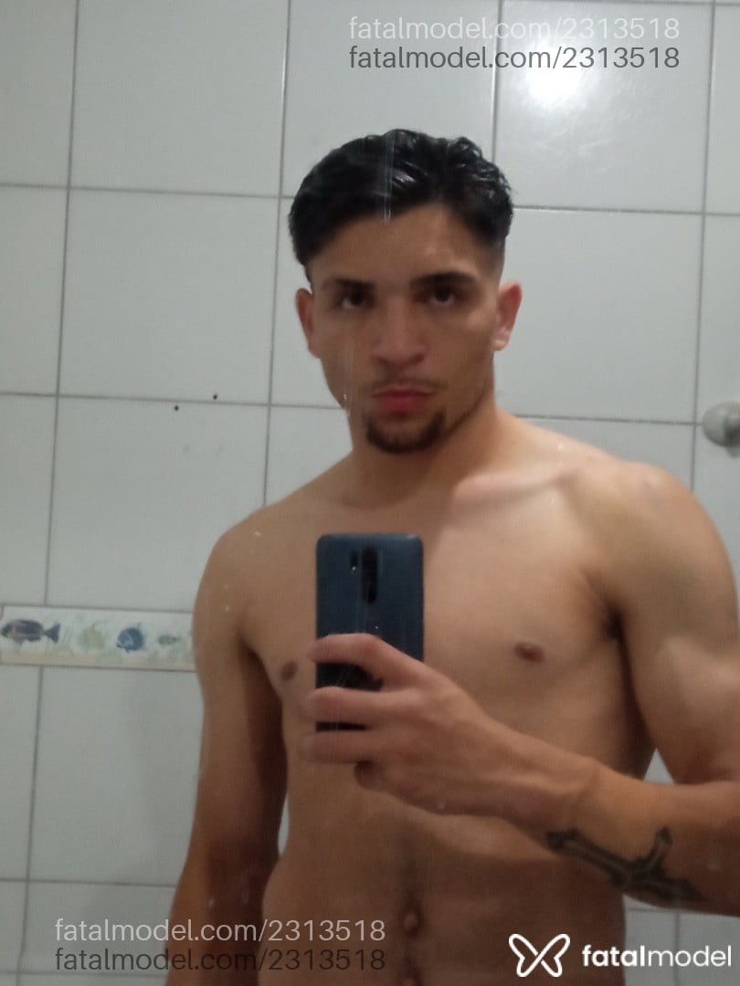 Acompanhante homem com cabelo colorido de olhos castanhos em Joinville Acompanhante homem com cabelo colorido de olhos castanhos em Joinville - Loirinho