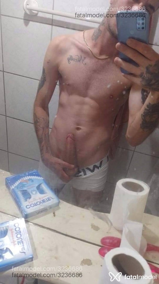 Acompanhante homem com cabelo castanho de olhos verdes em Santa Maria - Poloniato