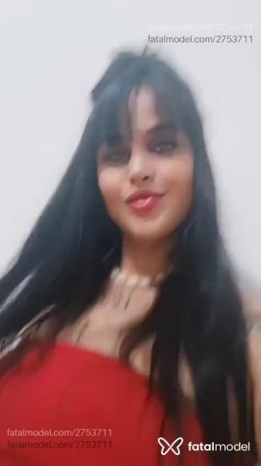 Acompanhante mulher com cabelo castanho de olhos castanhos em Armação dos Búzios - Mirella