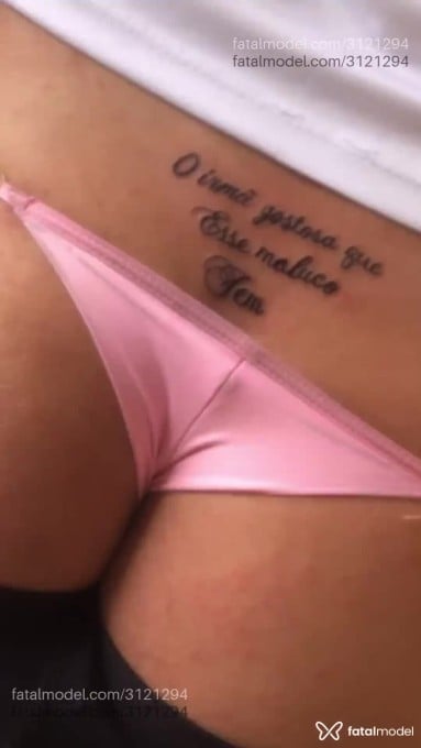Acompanhante mulher trans com cabelo castanho de olhos mel em Hortolândia - Coelhinhapit