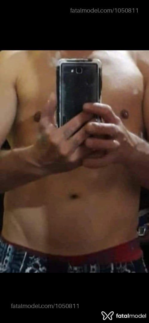 Acompanhante homem com cabelo castanho de olhos castanhos em Pouso Alegre Acompanhante homem com cabelo castanho de olhos castanhos em Pouso Alegre - Gostosão