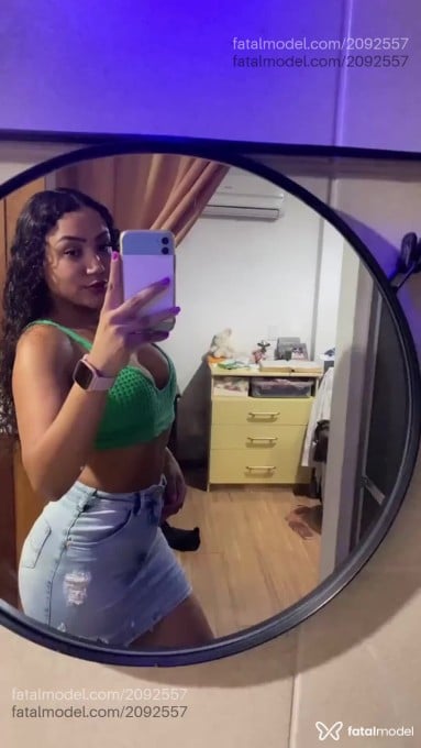 Acompanhante mulher com cabelo castanho de olhos pretos em Realeza - Bruna