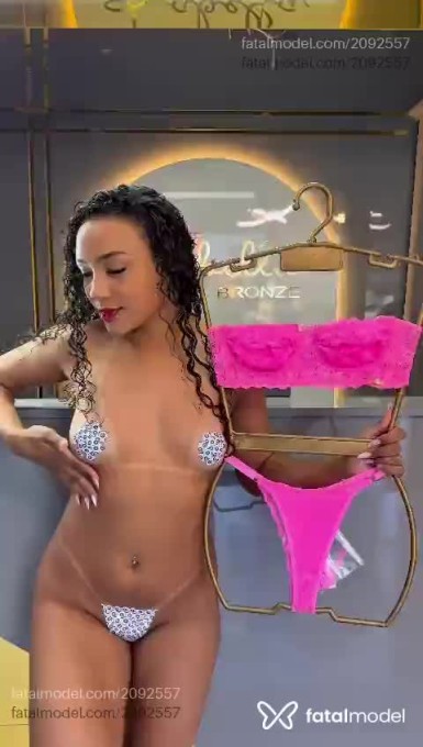 Acompanhante mulher com cabelo castanho de olhos pretos em Realeza - Bruna