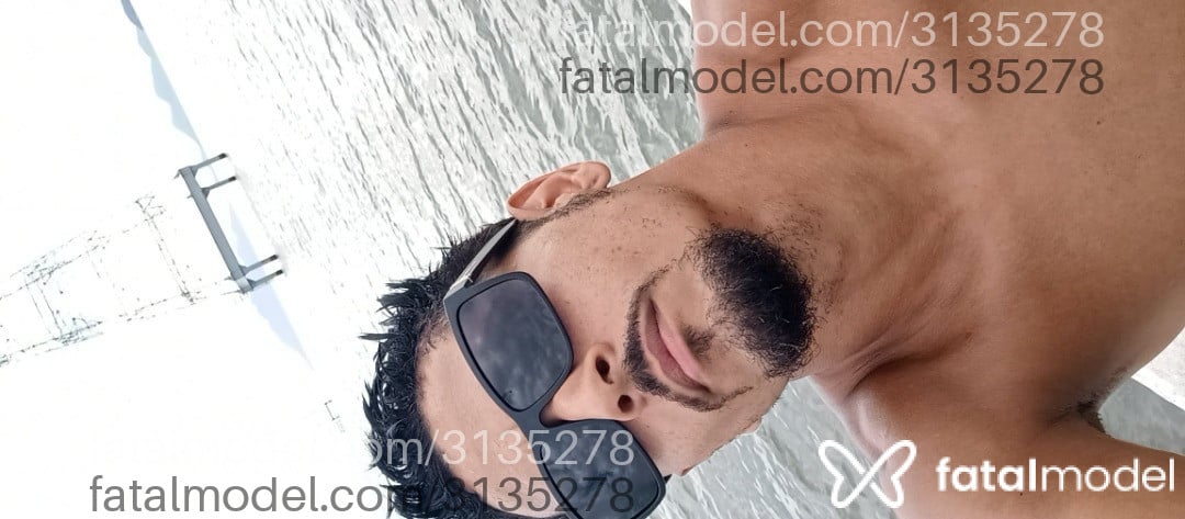 Acompanhante homem com cabelo castanho de olhos castanhos - Pescador Acompanhante homem com cabelo castanho de olhos castanhos - Pescador