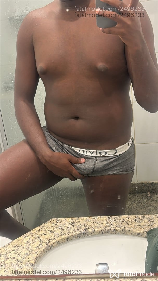 Acompanhante homem morena (o) de olhos castanhos em Rio de Janeiro - Lucas