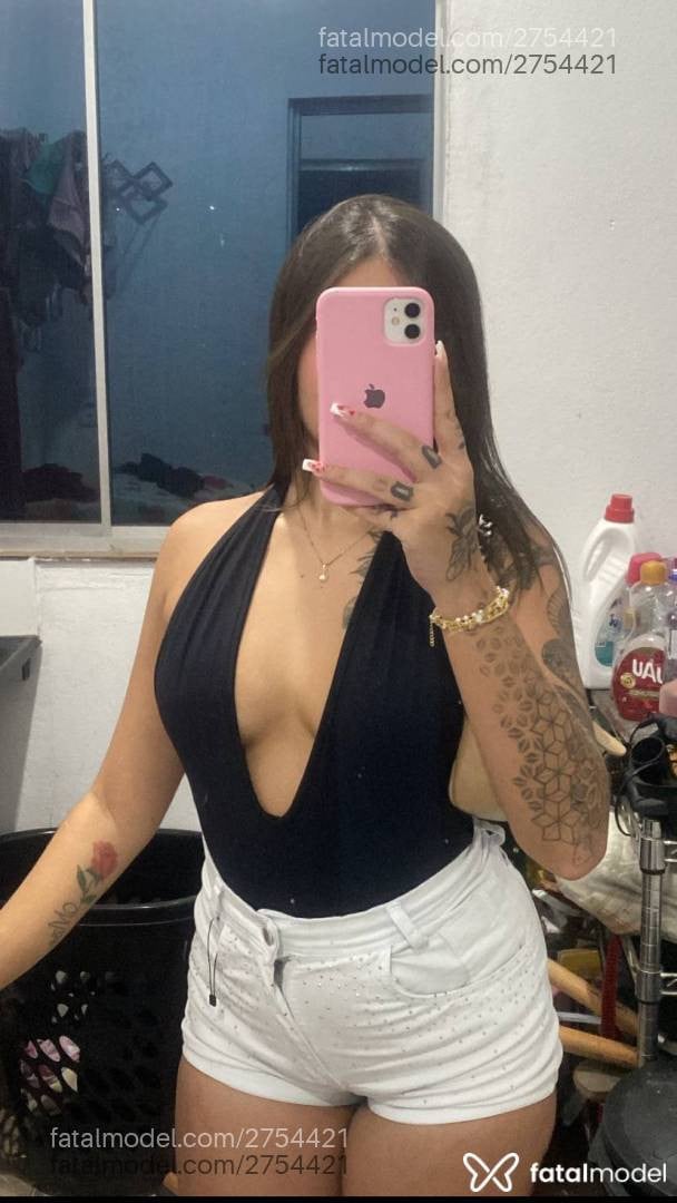 Acompanhante mulher com cabelo castanho de olhos castanhos em Montes Claros - Eduarda