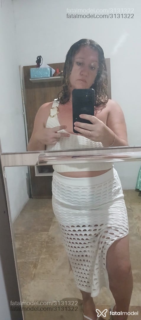 Acompanhante mulher loira (o) de olhos castanhos em Criciúma - Bombomzinho