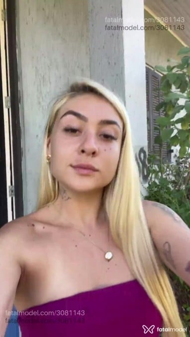 Acompanhante mulher loira (o) de olhos mel em Bom Princípio Acompanhante mulher loira (o) de olhos mel em Bom Princípio - Eduarda Caroline