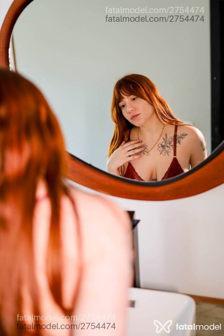 Acompanhante mulher ruiva (o) de olhos castanhos - Isa Schulz
