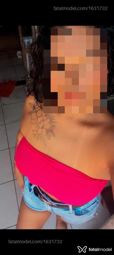 Acompanhante mulher com cabelo castanho de olhos castanhos - MoOnny Acompanhante mulher com cabelo castanho de olhos castanhos - MoOnny