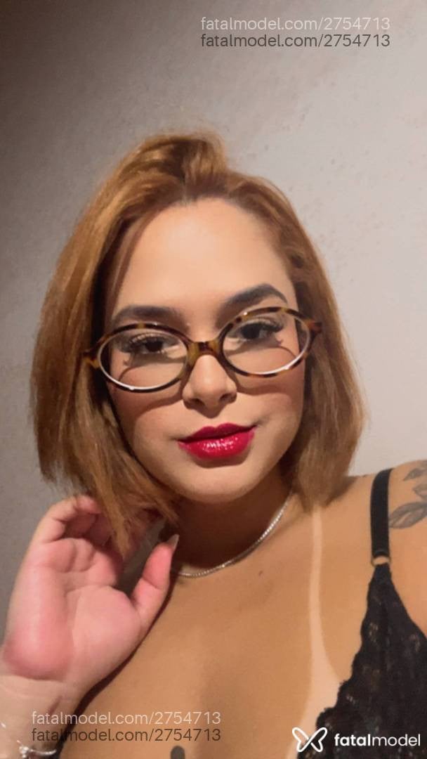 Acompanhante mulher ruiva (o) de olhos pretos em Petrópolis - Aurora Valen