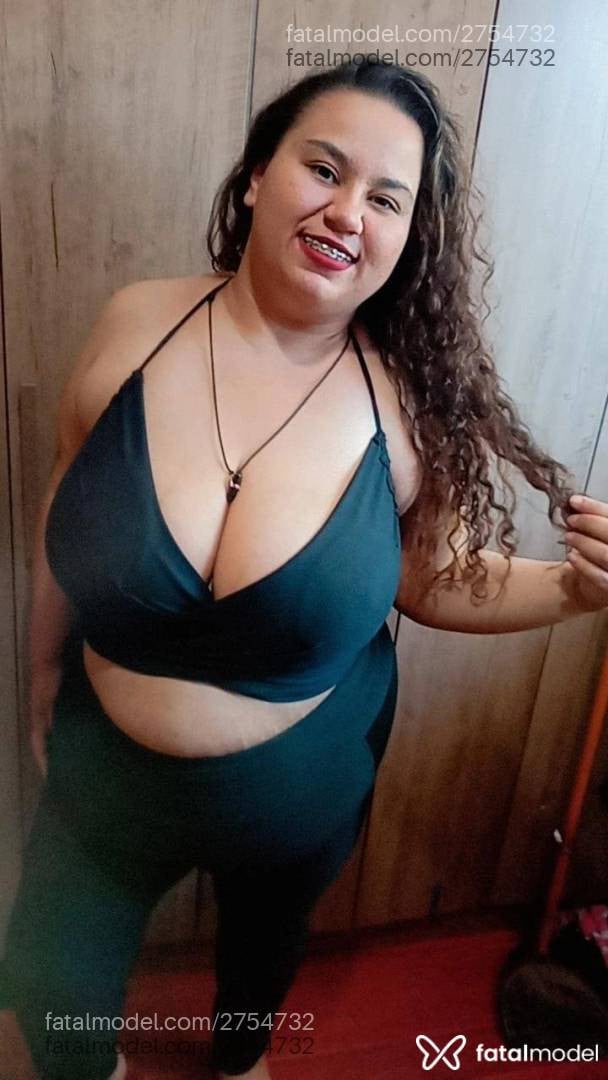 Acompanhante mulher com cabelo castanho de olhos castanhos em Caxias do Sul - Grazy