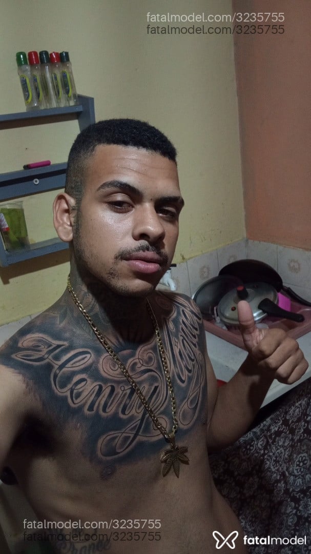 Acompanhante homem morena (o) de olhos castanhos em Taubaté - Santos