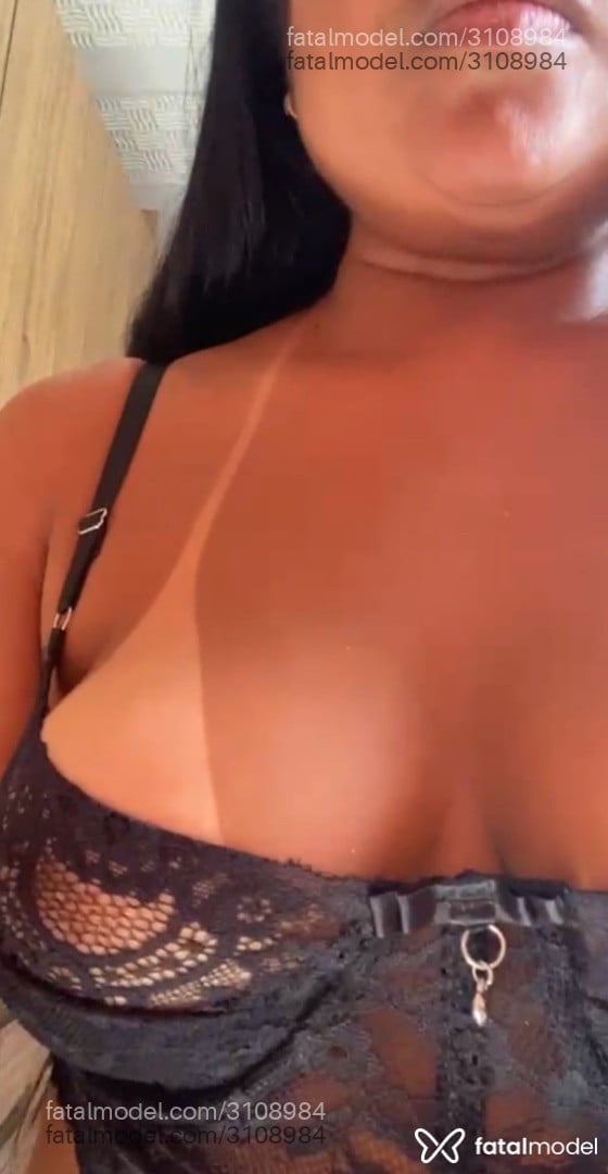 Acompanhante mulher morena (o) de olhos pretos em Cariacica Acompanhante mulher morena (o) de olhos pretos em Cariacica - Dalila