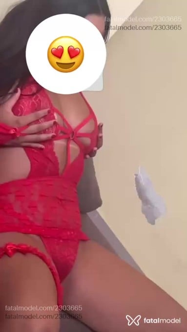 Acompanhante mulher com cabelo castanho de olhos castanhos em Prata - Julia