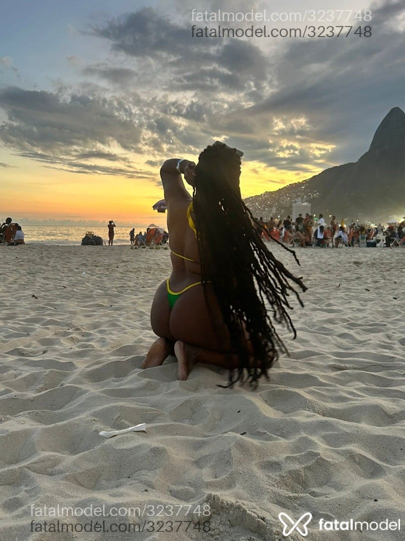 Acompanhante mulher morena (o) de olhos pretos em Rio de Janeiro - Leonna