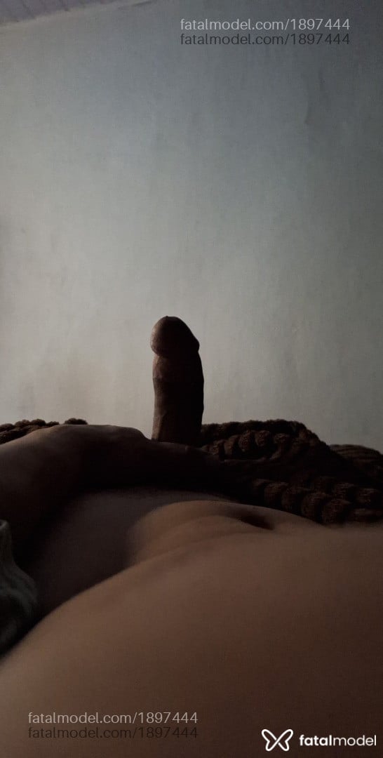 Acompanhante homem morena (o) de olhos castanhos - átila