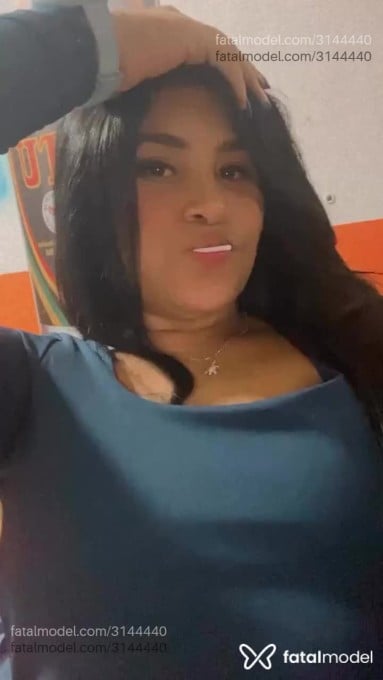 Acompanhante mulher morena (o) de olhos castanhos - Ametiistah Acompanhante mulher morena (o) de olhos castanhos - Ametiistah