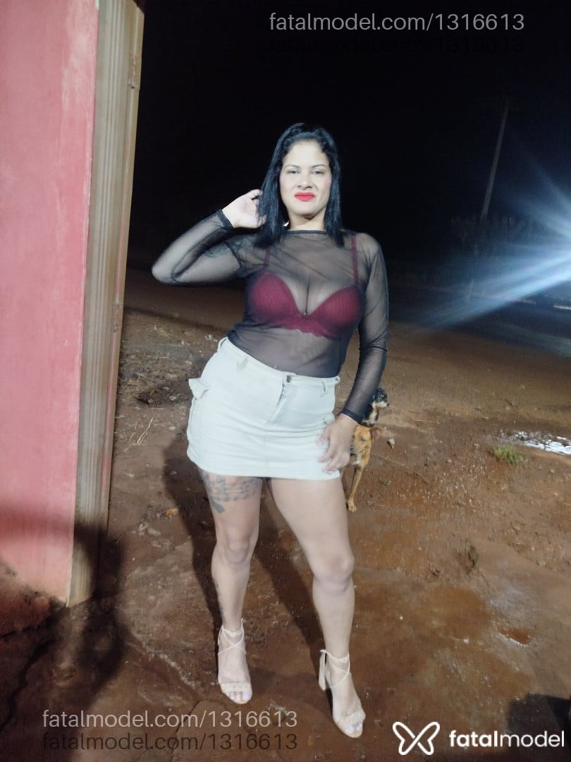 Acompanhante mulher com cabelo castanho de olhos castanhos em Pitangueiras Acompanhante mulher com cabelo castanho de olhos castanhos em Pitangueiras - Índia novata