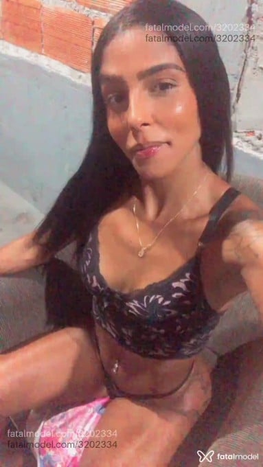 Acompanhante mulher morena (o) de olhos mel em Juiz de Fora - Loreta morena