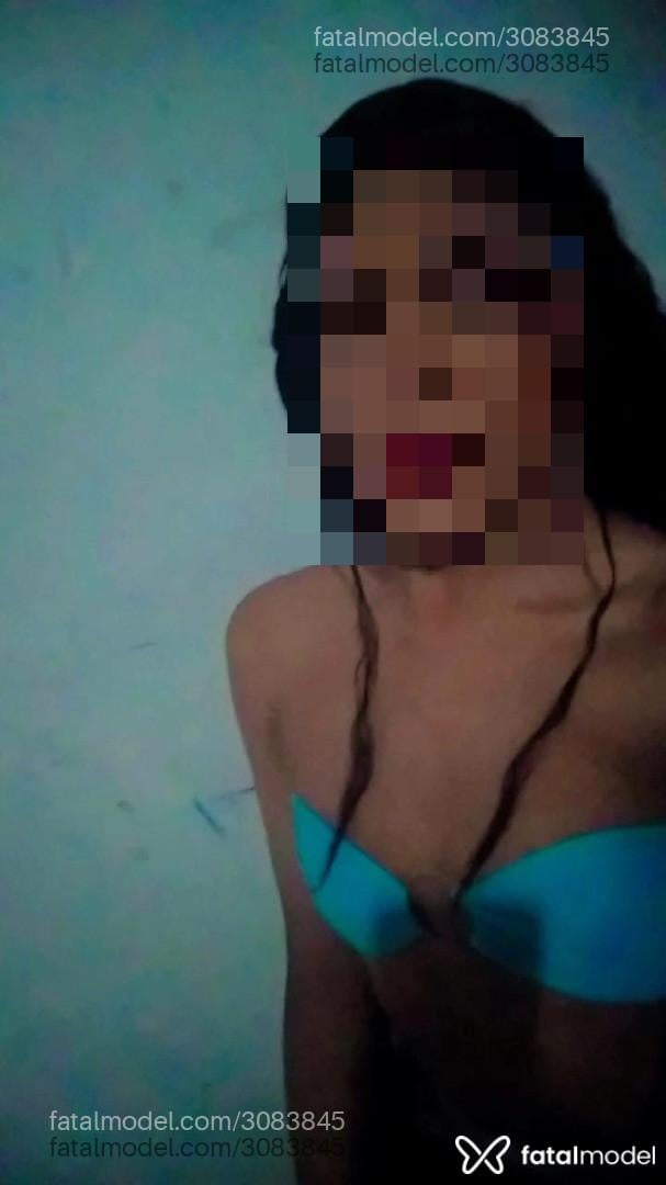 Acompanhante não-binário com cabelo castanho de olhos castanhos em Barreirinhas - Mirella