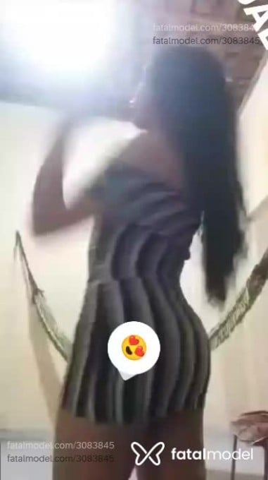 Acompanhante não-binário com cabelo castanho de olhos castanhos em Barreirinhas - Mirella