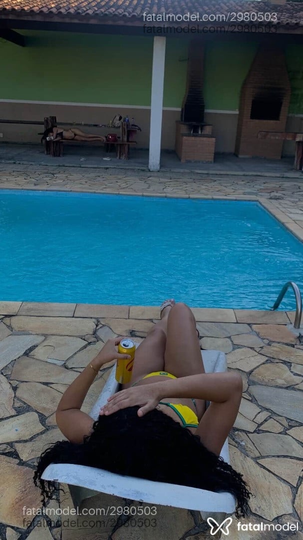 Acompanhante mulher morena (o) de olhos mel em Pindamonhangaba - Yasmin