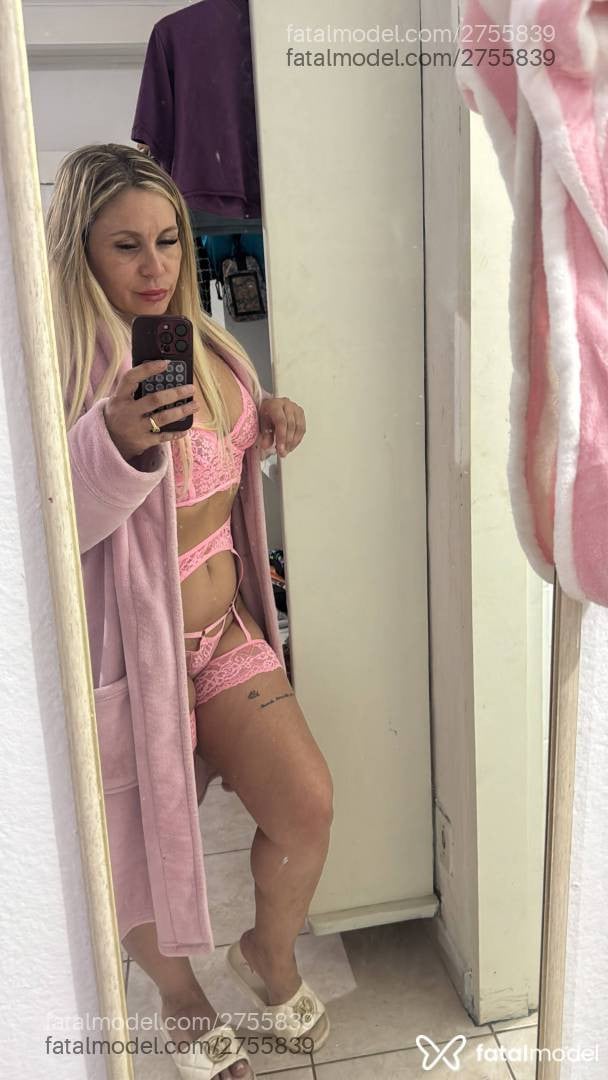 Acompanhante mulher loira (o) de olhos azuis - Lola