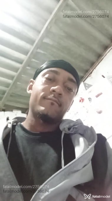 Acompanhante homem morena (o) de olhos castanhos em Niterói - Kcires