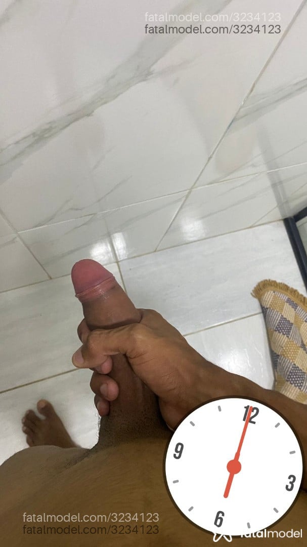 Acompanhante homem com cabelo castanho de olhos castanhos - Novinholem Acompanhante homem com cabelo castanho de olhos castanhos - Novinholem