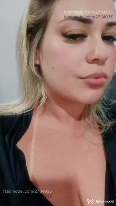 Acompanhante mulher loira (o) de olhos castanhos em Goiânia - Tay Ravelle