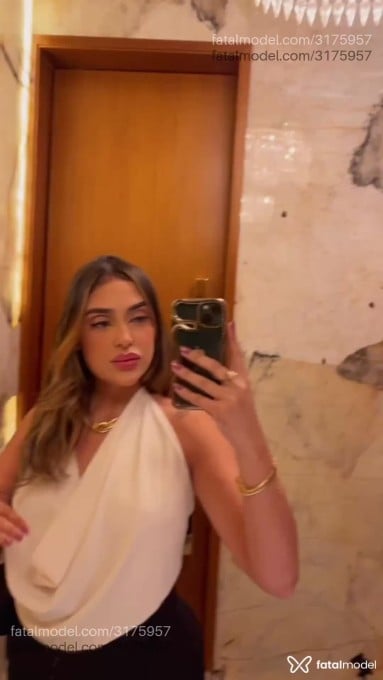 Acompanhante mulher loira (o) de olhos mel em São Paulo - Vanessa