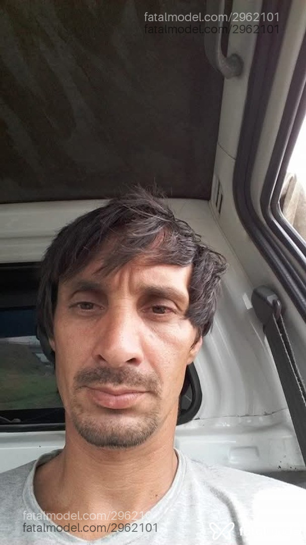 Acompanhante mulher trans com cabelo castanho de olhos castanhos em Virtual - John