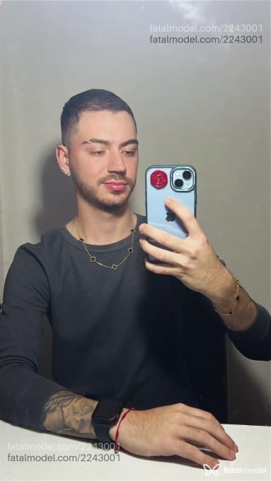 Acompanhante homem com cabelo castanho de olhos castanhos em Porto Alegre - Lucca Bernades