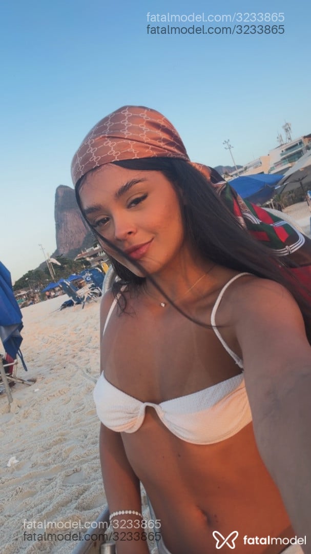 Acompanhante mulher morena (o) de olhos castanhos em Goiânia - Livia