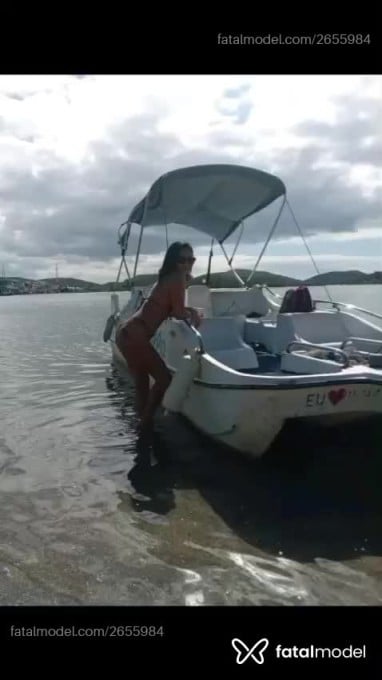 Acompanhante mulher com cabelo castanho de olhos castanhos em Cabo Frio Acompanhante mulher com cabelo castanho de olhos castanhos em Cabo Frio - Larissa
