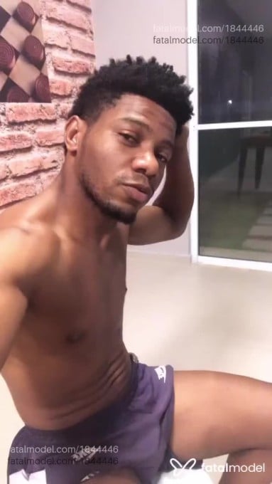 Acompanhante homem morena (o) de olhos pretos em Feira de Santana Acompanhante homem morena (o) de olhos pretos em Feira de Santana - Andres