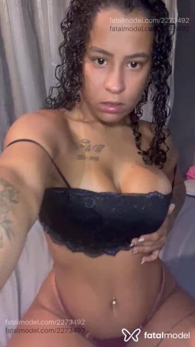 Acompanhante mulher com cabelo castanho de olhos pretos em Rio de Janeiro - Vanessa